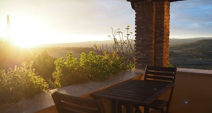 Only ten minutes walk to the golf course and still very quiet