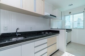베이직 아파트 | 전용 주방 | 냉장고, 전자레인지, 오븐, 블렌더