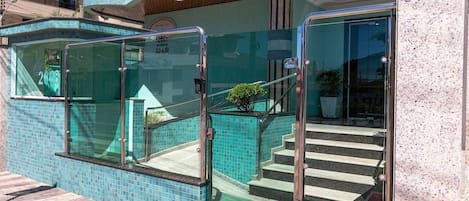 Basic Apartment | Exterior detail