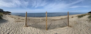 Beach nearby, sun-loungers, beach towels