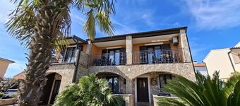 MARLINA Studio Apartment with Terrace 1 (Bungalow)
