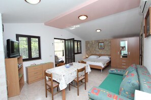 1 camera, ferro/asse da stiro, Wi-Fi gratuito, lenzuola