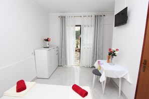 1 bedroom, free WiFi, bed sheets - DIVNA Studio with Terrace (Ora) (Rovinj)