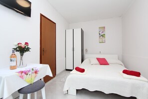 1 bedroom, free WiFi, bed sheets - DIVNA Studio with Terrace (Ora) (Rovinj)