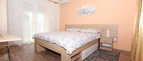 1 habitación, wifi gratis y ropa de cama
