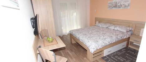 1 bedroom, free WiFi, bed sheets