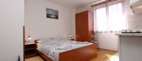 1 chambre, Wi-Fi gratuit, draps fournis