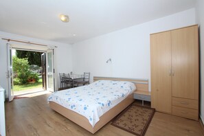 1 多间卧室、熨斗/熨衣板、免费 WiFi、床单