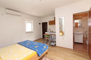 1 bedroom, free WiFi, bed sheets - SENA Studio with Balcony 2 (Rovinj)