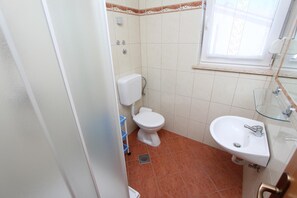 Hair dryer, towels