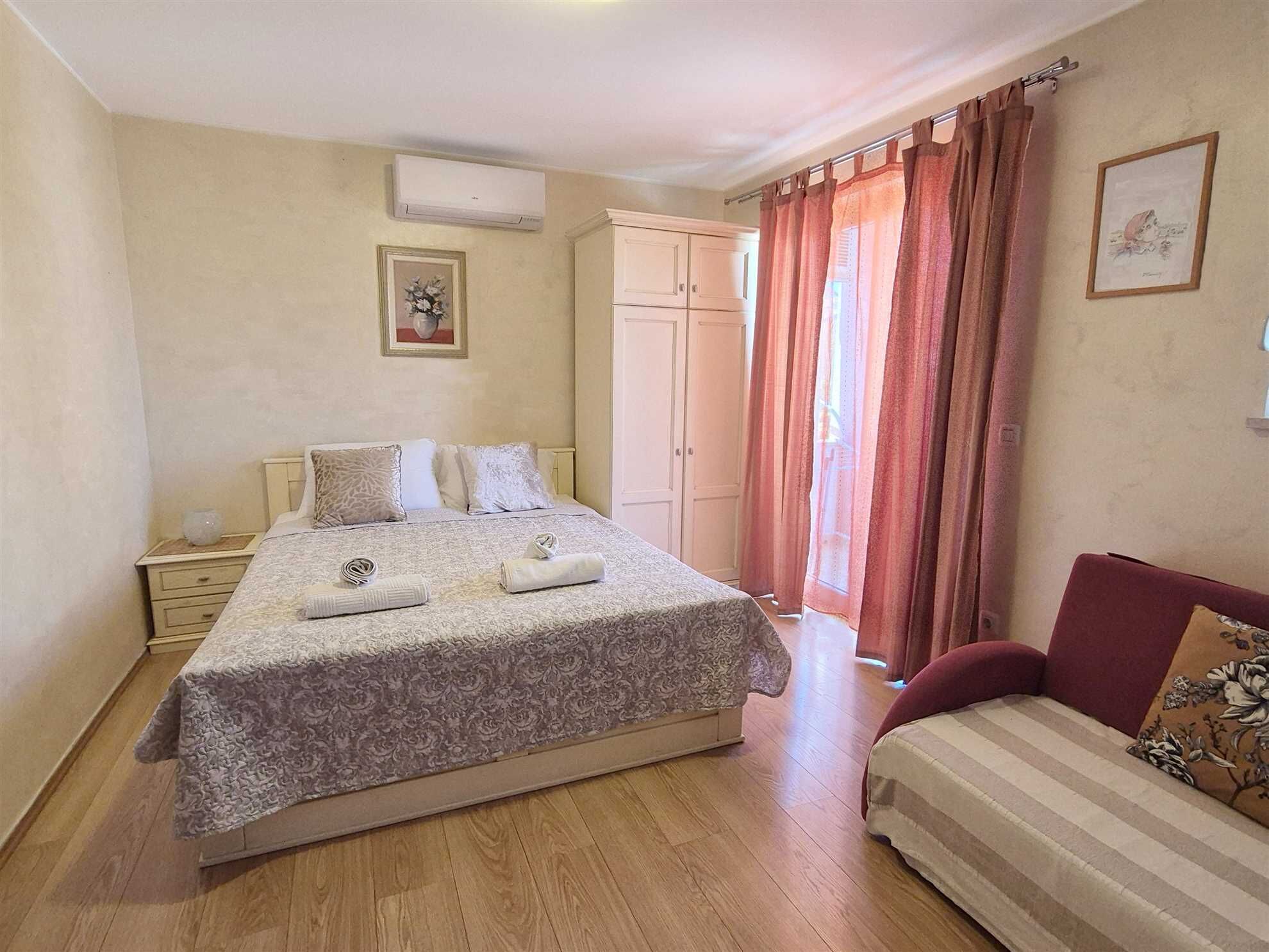 1 bedroom, free WiFi, bed sheets