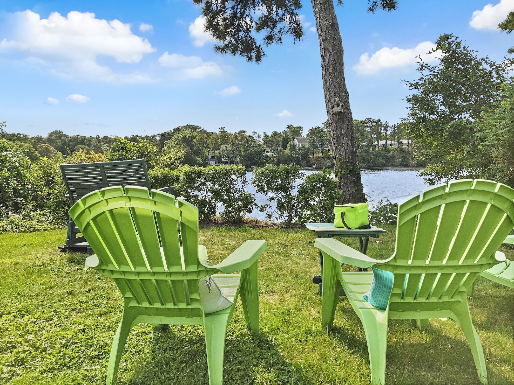 Pond Front Central AC and Wifi Poppys Pond Kayaks Included