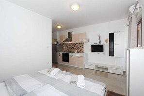 1 bedroom, iron/ironing board, free WiFi, bed sheets