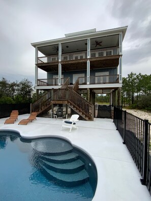 Outdoor pool, a heated pool