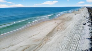 In Strandnähe, Liegestühle, Strandtücher