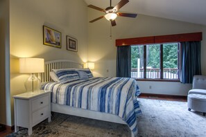 6 室のベッドルーム、アイロン / アイロン台、旅行用ベビーベッド、WiFi (無料)