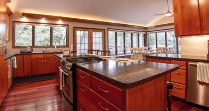 Serenity Bay-Spacious House-Prv Pool-6 bdrms-5baths-Hot Tub-AskAbout 2NightStays