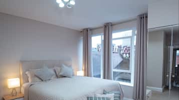 Royal Apartment, Accessible, Ensuite | 2 bedrooms