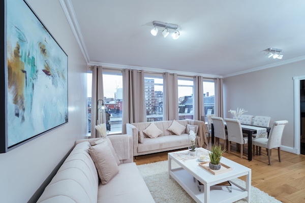 Royal Apartment, Accessible, Ensuite | Interior