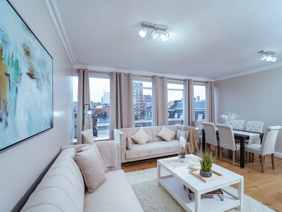 Royal Apartment, Accessible, Ensuite | Interior