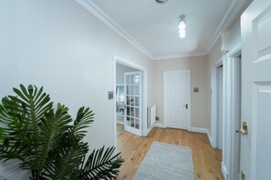 Royal Apartment, Accessible, Ensuite | Interior - Park Lane Apartments Crawford Place (London)