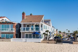 Exterior - The Sand Castle - Beachfront House- Plenty of Outdoor Space- Oceanfront (Newport Beach)