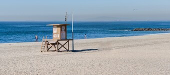 The Sand Castle - Beachfront House- Plenty of Outdoor Space- Oceanfront