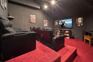 Interior - 3bd/4ba on Acre/Indoor Heated Pool/ Theater/Hot Tub/Billiards/Wifi/FirePit/Hike (Cosby)