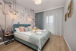 2 bedrooms, iron/ironing board, WiFi, bed sheets