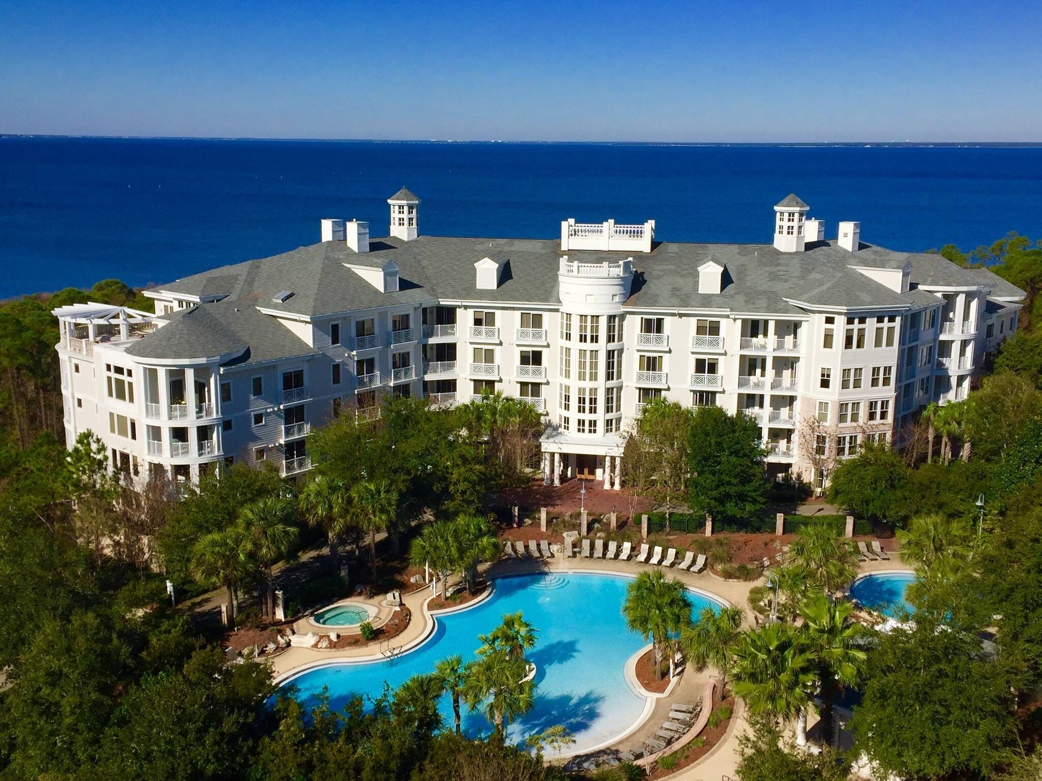 Cozy Condo with Beautiful View in the Heart of Sandestin, Loaded with Amenities!