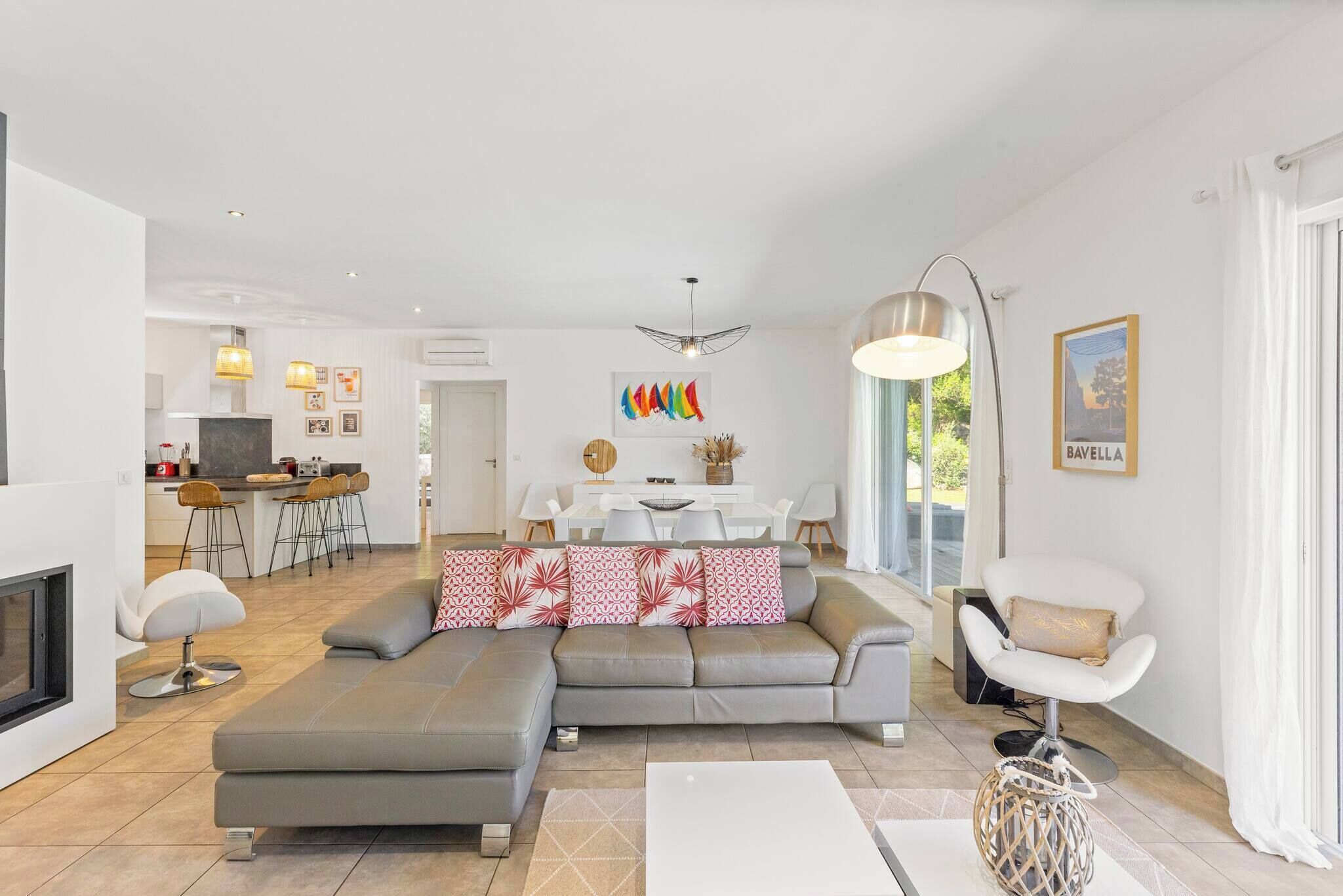 Télévision, table de tennis de table