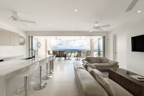 Living area - Westmoreland Hills 25 (St James)