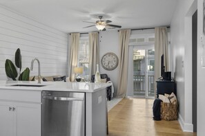 Condo, 3 Bedrooms | Private kitchen