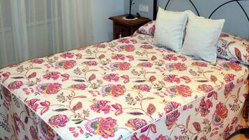 4 Schlafzimmer, Bügeleisen/Bügelbrett, Bettwäsche