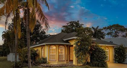 6 Bedrooms 4 baths Dream Pool Home near Vanderbilt Beach Naples Florida