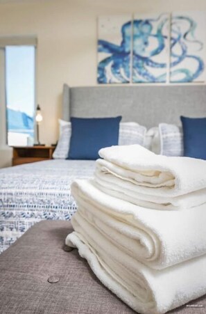 3 bedrooms, iron/ironing board, travel crib, free WiFi