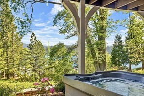 Outdoor spa tub - Spectacular Lake Front Retreat (Lake Arrowhead)
