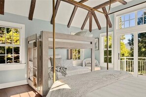 6 間睡房、免費 Wi-Fi、床單