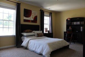 6 bedrooms, iron/ironing board, WiFi, bed sheets