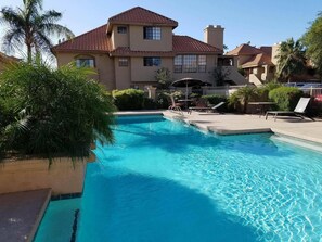 A heated pool - Beautiful South Scottsdale 2 BDR/2 Bth Condo w/Garage Prime Location by Old Town (Scottsdale)