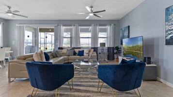 TV connectée, jeux vidéo, baby-foot, table de tennis de table