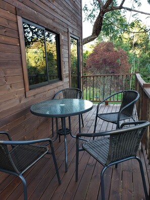 Outdoor dining - Luxurious Tree House in a Rustic, Secluded, and Serene Finca (rionegro)