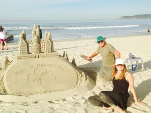 In Strandnähe, Liegestühle, Strandtücher