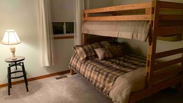 3 chambres, lit parapluie, Wi-Fi, draps fournis