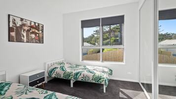 3 bedrooms, iron/ironing board, free WiFi, bed sheets