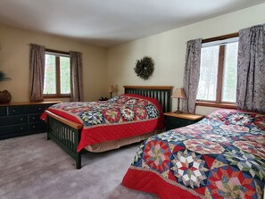 2 dormitoris, caixa forta a l'habitació i roba de llit 