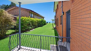 Property grounds - Hi Surf 1 - Top Location (Avoca Beach)