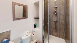 Deluxe Room | Bathroom