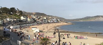 Park House is a combination of our two handsome houses accommodating 19 guests