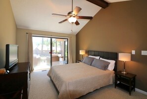 3 bedrooms, in-room safe, iron/ironing board, travel crib